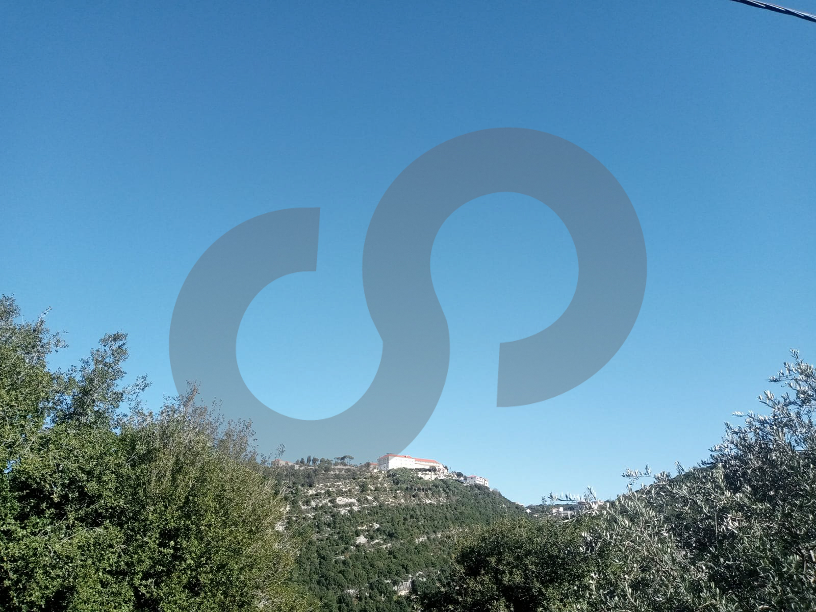 LAND WITH AN OPEN VIEW IN KFOUN,JBEIL /Zoning : 25/50 — photo 2