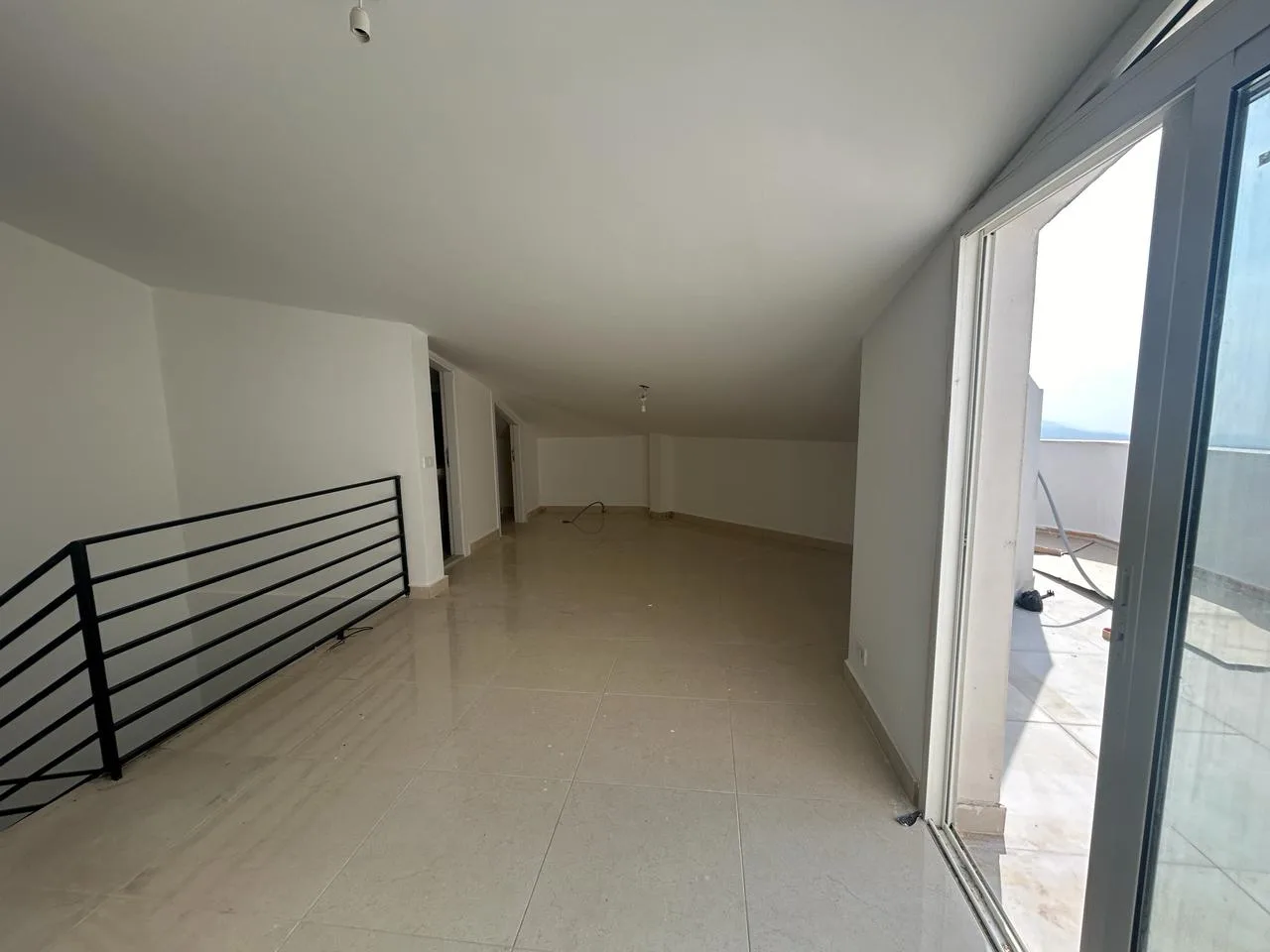 Apartment for Sale in Ras Osta, Lebanon — الصورة 3