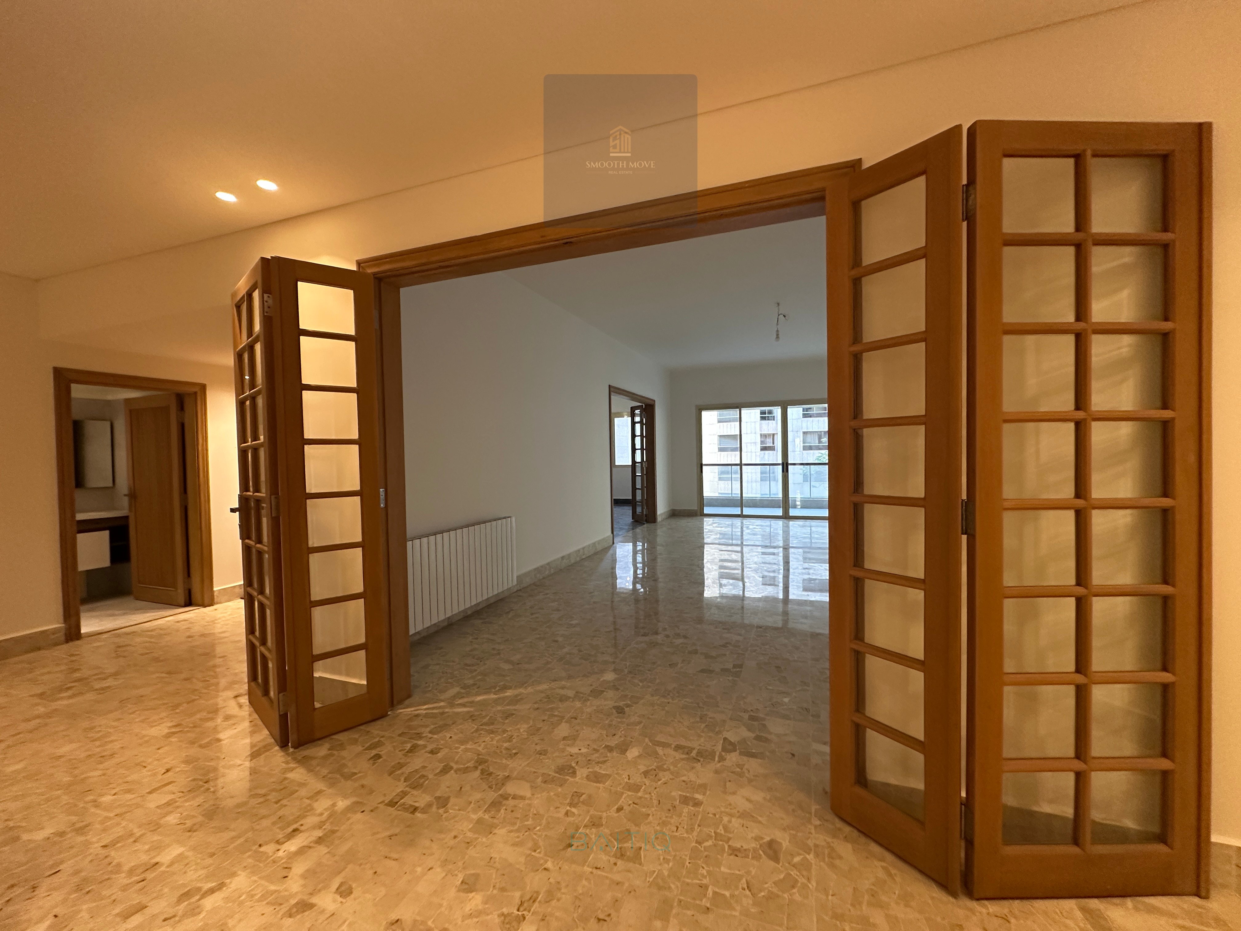 Enormous and Charming Apartment for Rent in Rawche, Beirut — الصورة 6