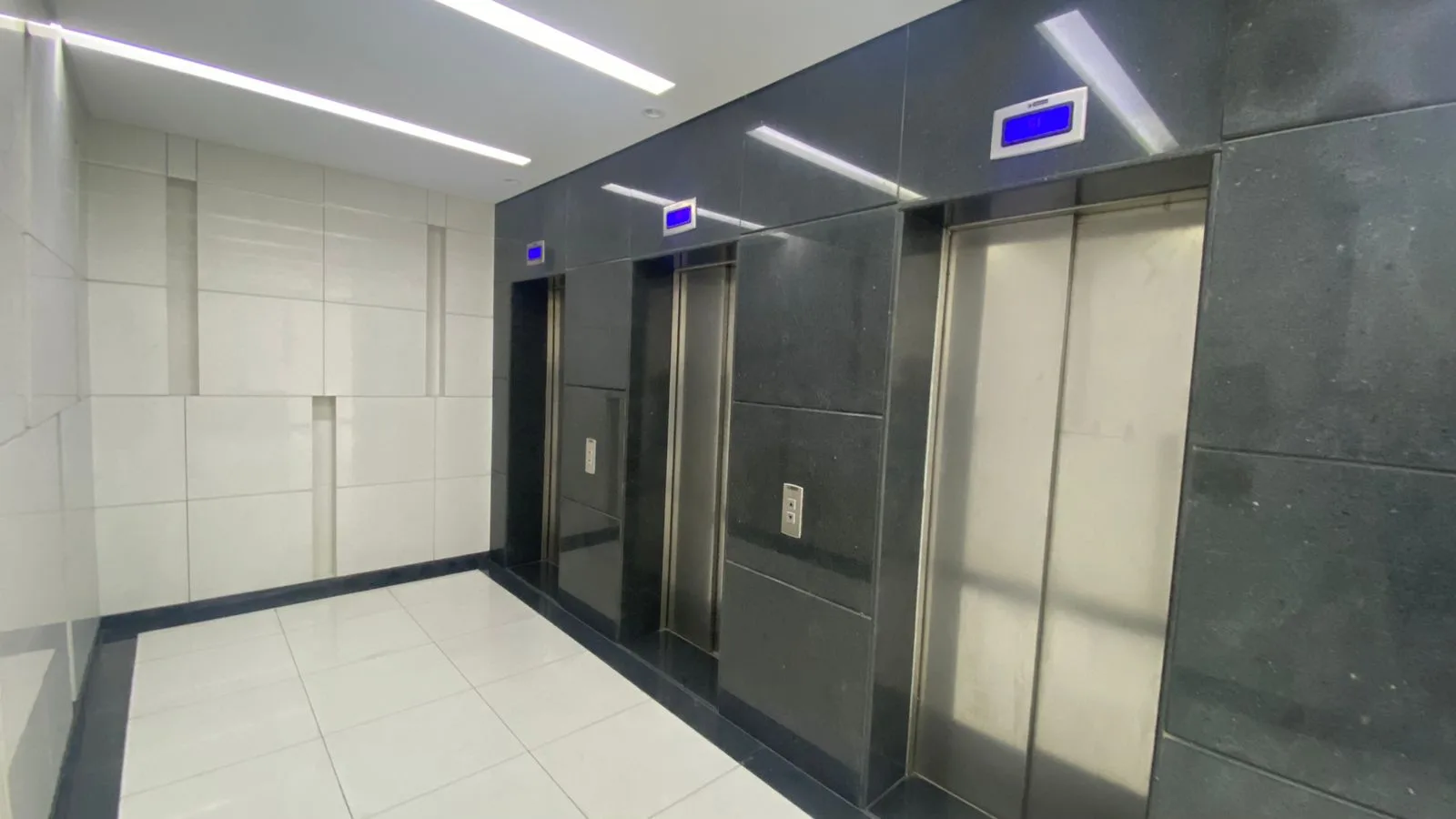 Office for rent in Zalqa, Lebanon — الصورة 2