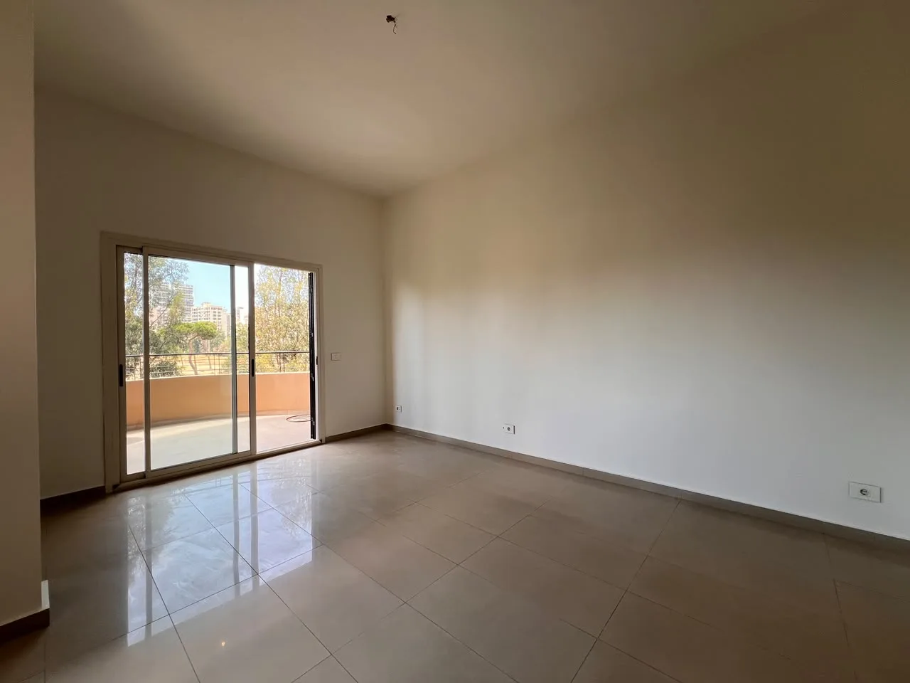 Apartment for Rent in Badaro — الصورة 3