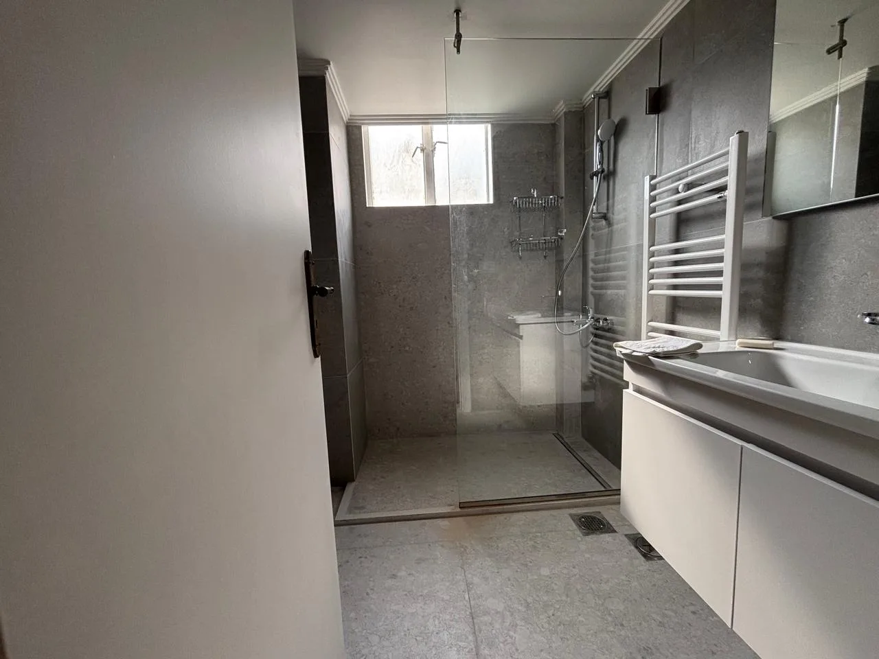 Apartment for Rent in Badaro, Beirut, Lebanon — الصورة 8