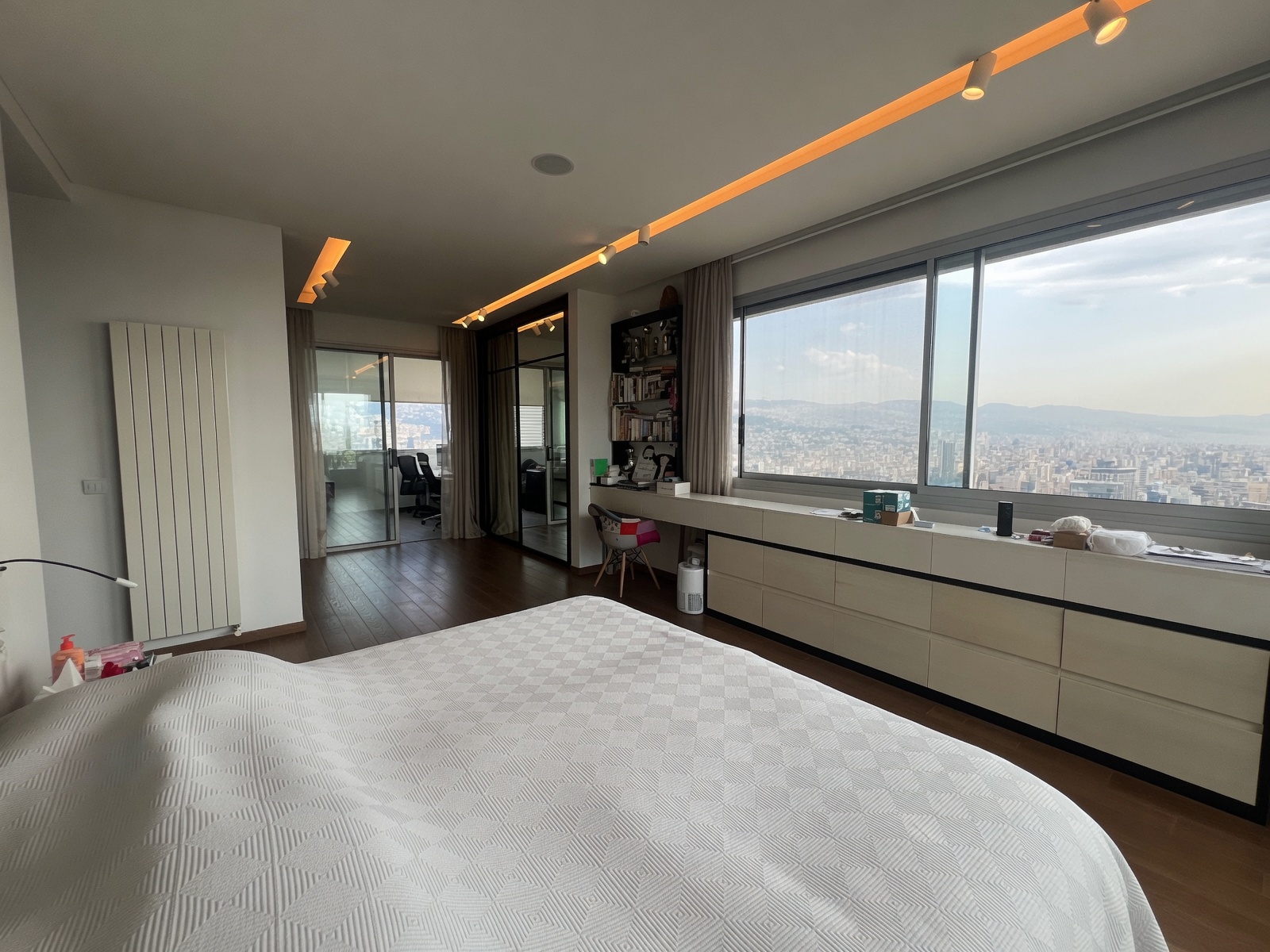 Achrafieh Penthouse with Private Pool & 360° Views — الصورة 2