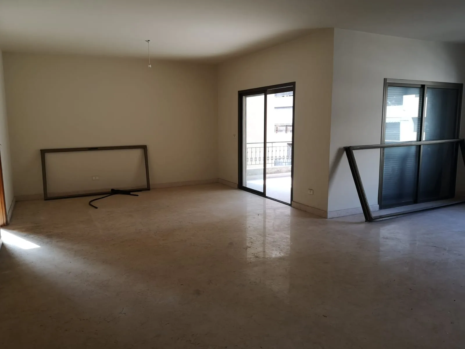 Apartment for Sale in Dekwaneh, Lebanon — الصورة 7