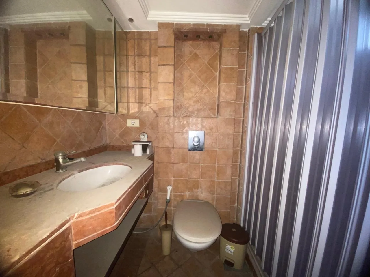 Apartment for Sale in Raoucheh — الصورة 10