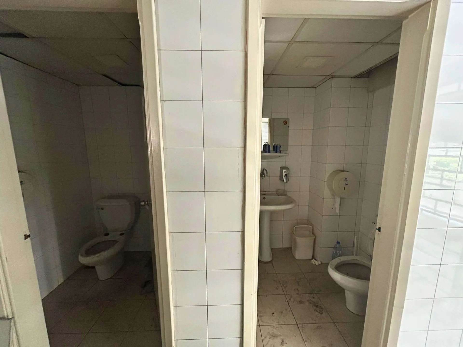 Office for Sale in Badaro — الصورة 6