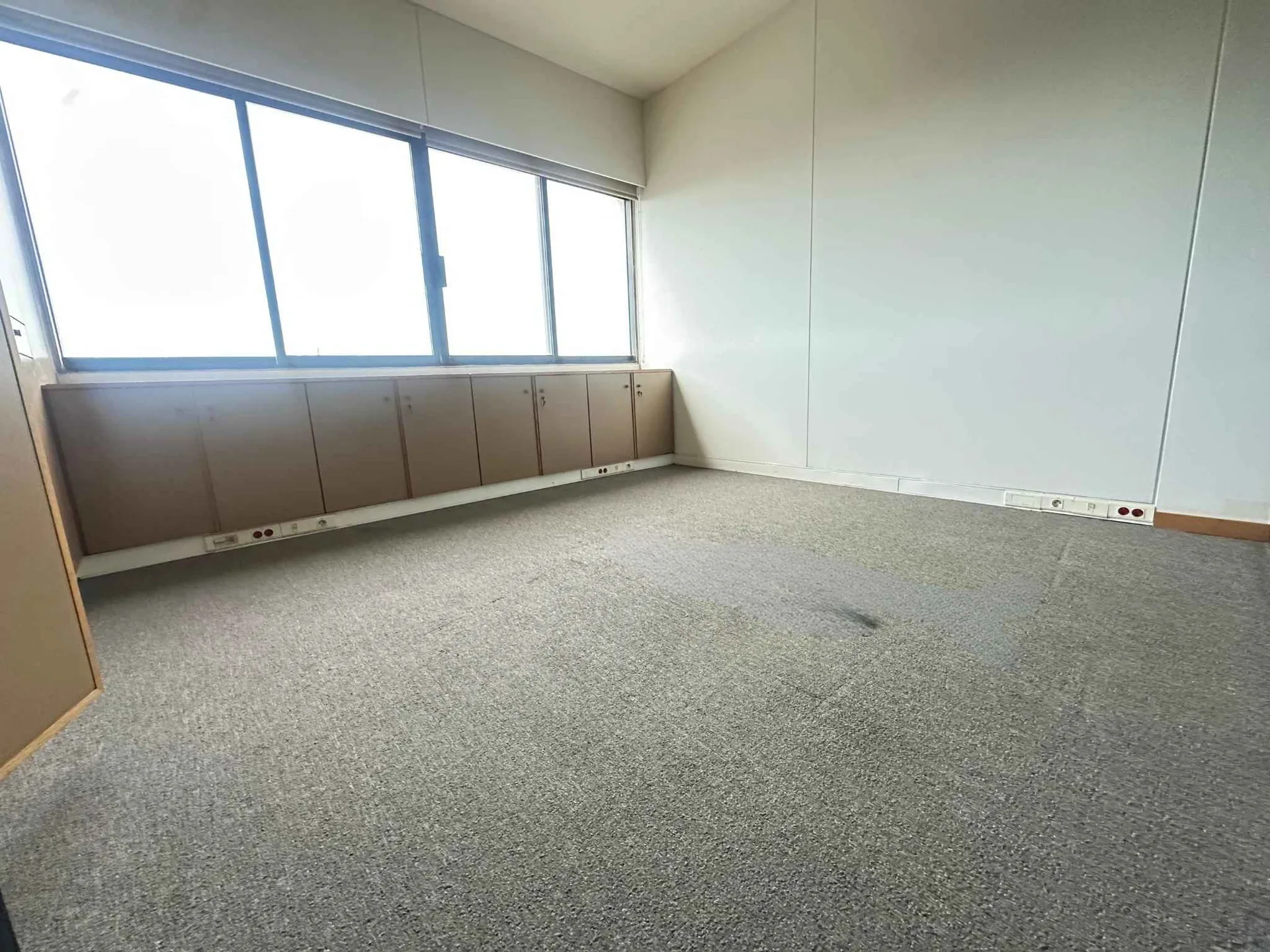 Office for rent in Daoura — الصورة 5