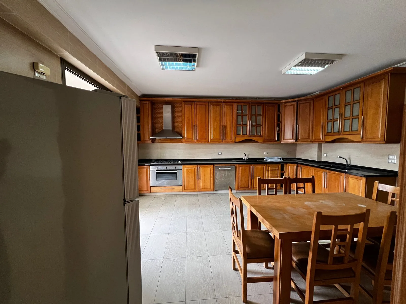 Apartment for Rent in Baabda, Lebanon — الصورة 7