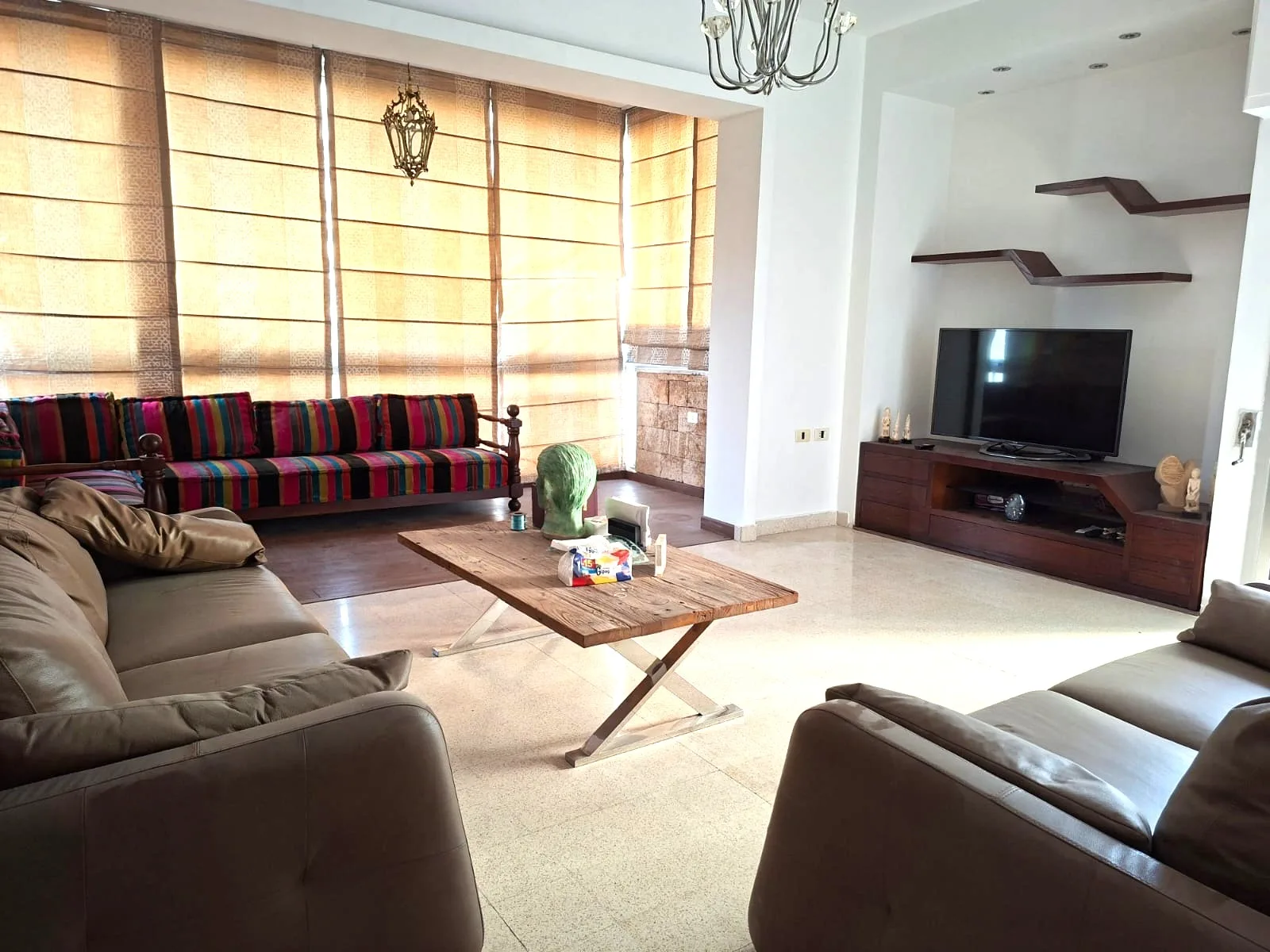 Apartment for Rent in Corniche el Mazraa, Beirut — الصورة 6