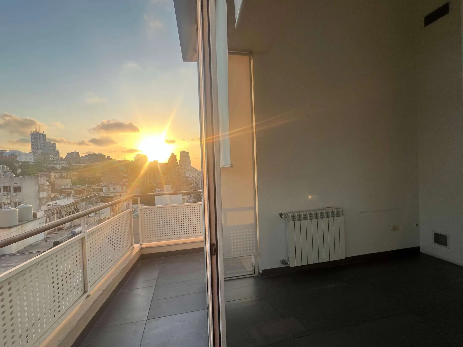 Duplex for Sale in Mar Mikhael, Bayrut, Lebanon — الصورة 6