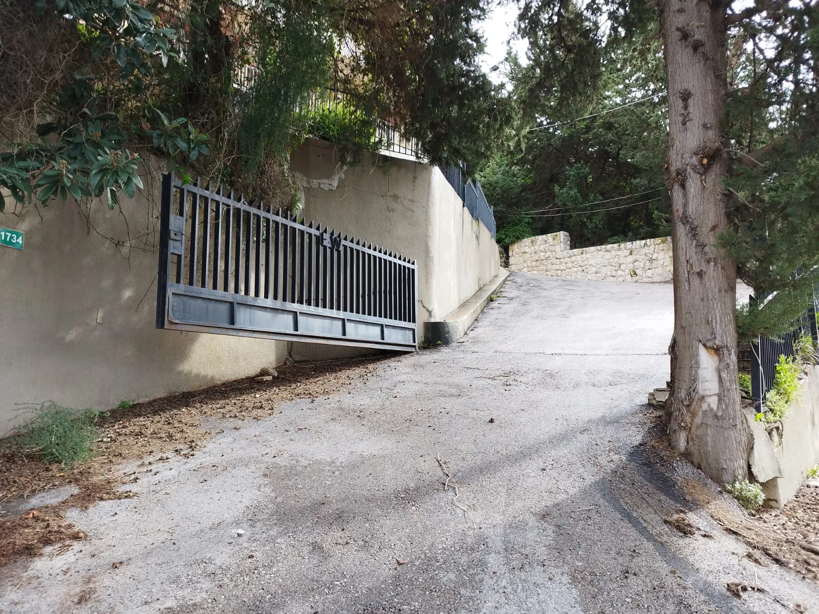Villa for Sale in Kfour, Lebanon — الصورة 10