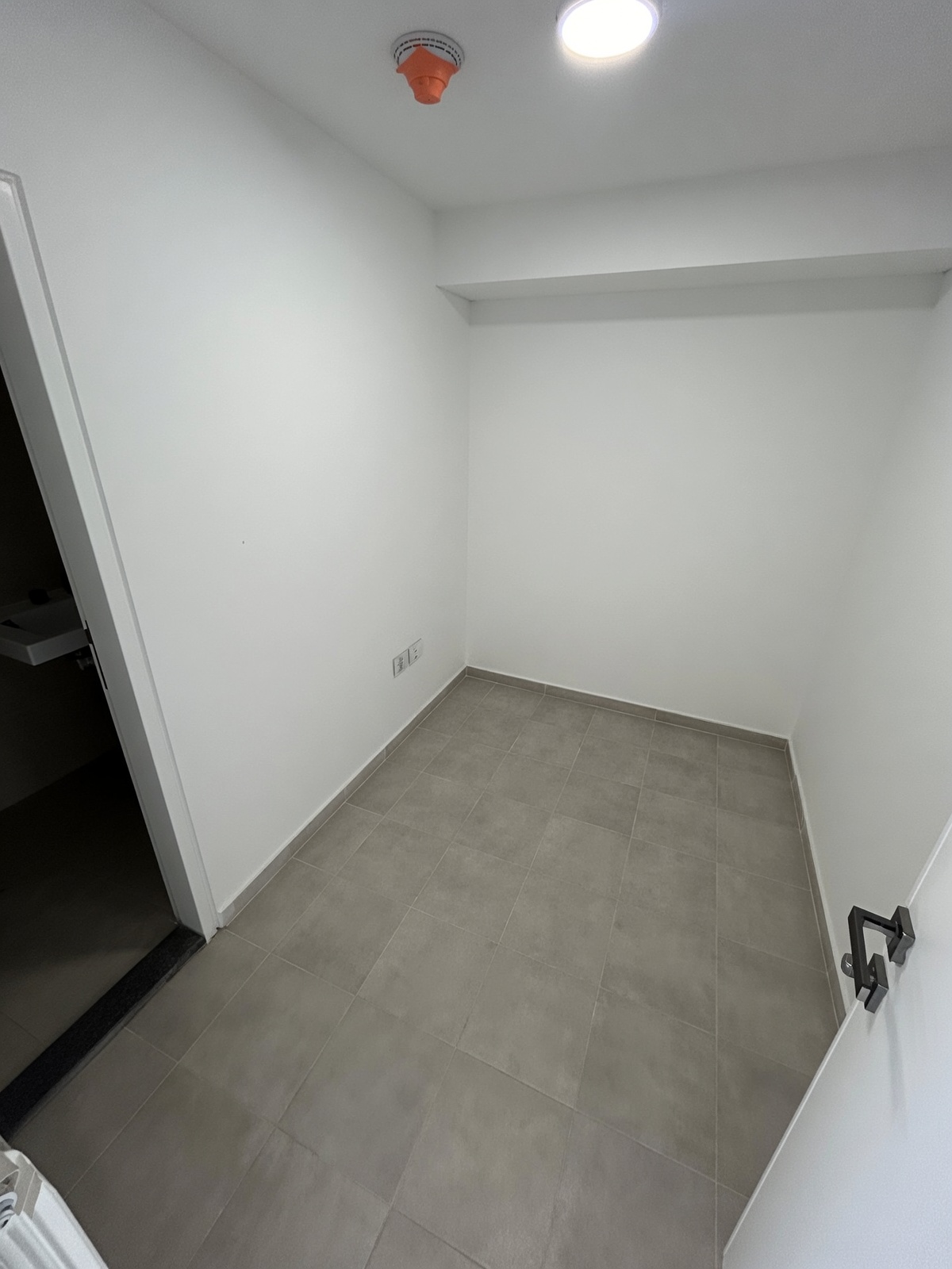 Gemmayze Penthouse with Private Pool & Terrace — الصورة 2