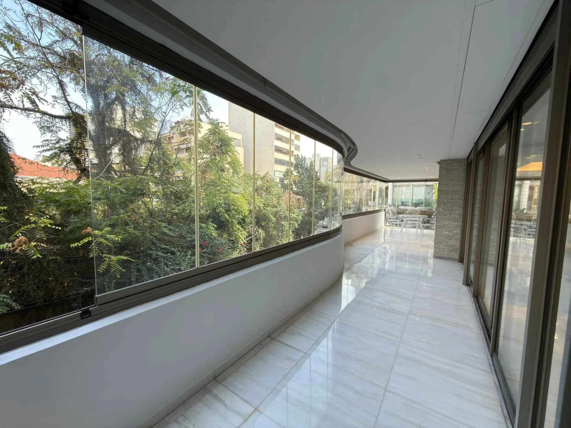 Apartment for Sale in Caree d'or, Achrafieh, Beirut, Lebanon — الصورة 5