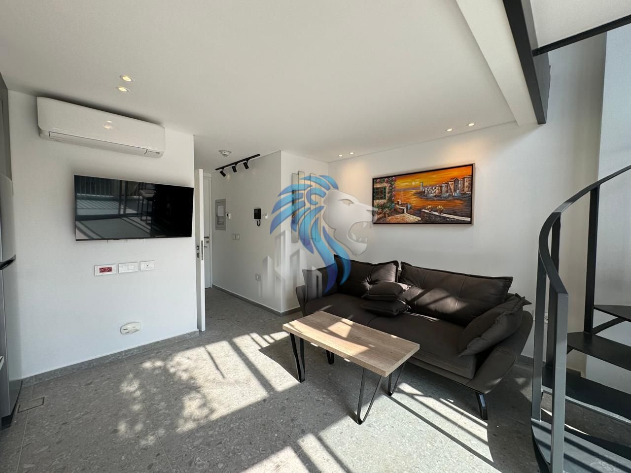 Duplex For Rent In Mar Mikhael — الصورة 4
