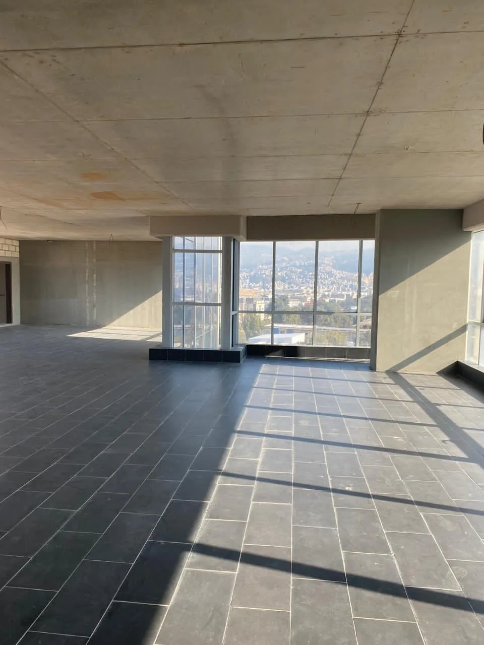 Office for Rent in Mdawar, Achrafieh, Beirut Lebanon — الصورة 2