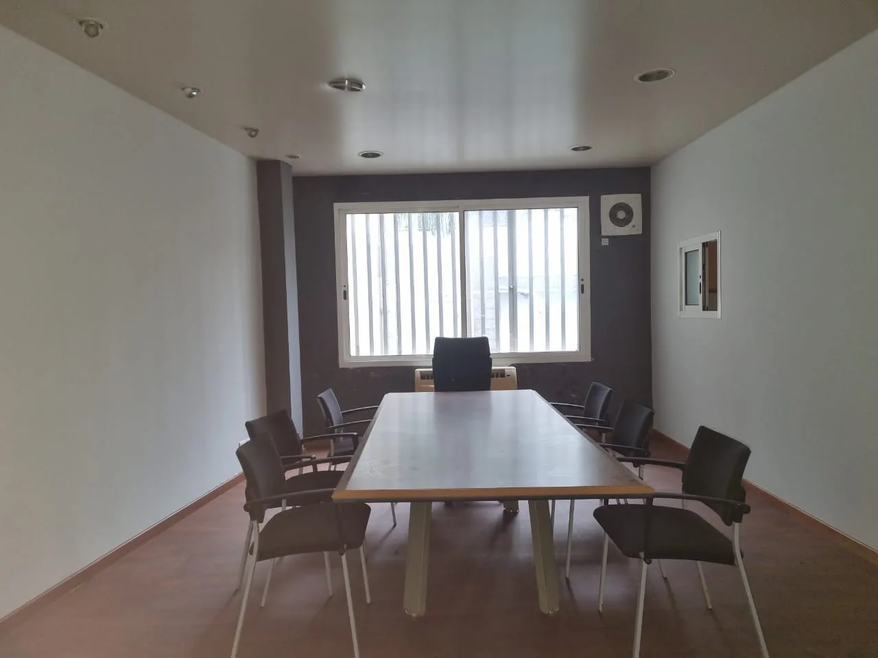 Office for rent in Verdun, Beirut, Lebanon — الصورة 8