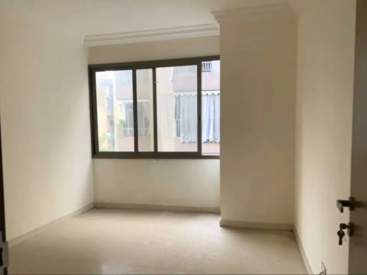 Apartment for Sale in Bourj Abi Haydar, Beirut, Lebanon — الصورة 4