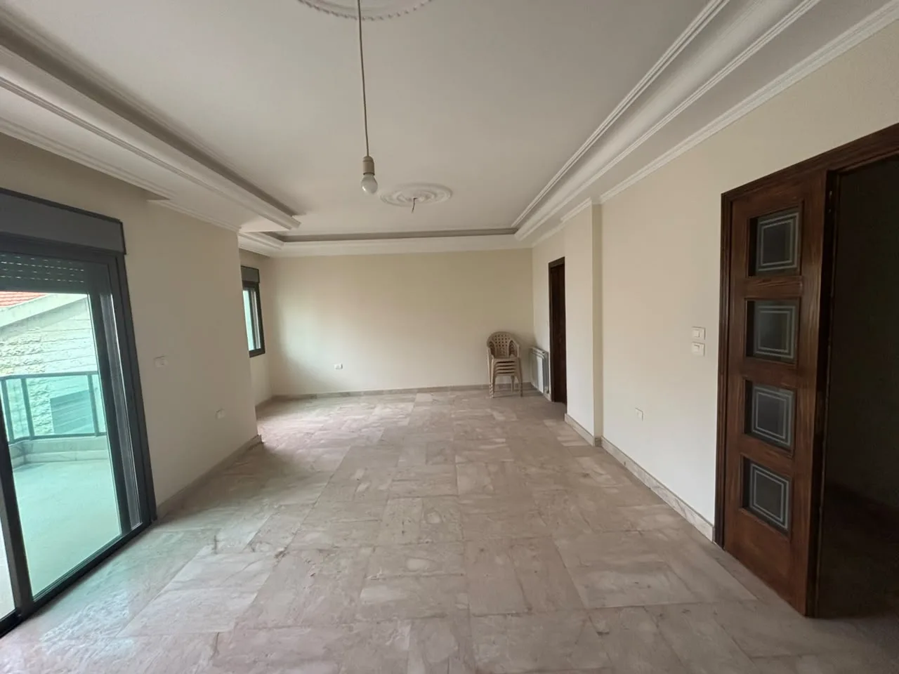Apartment for Rent in Mazraat Yachoua — الصورة 4