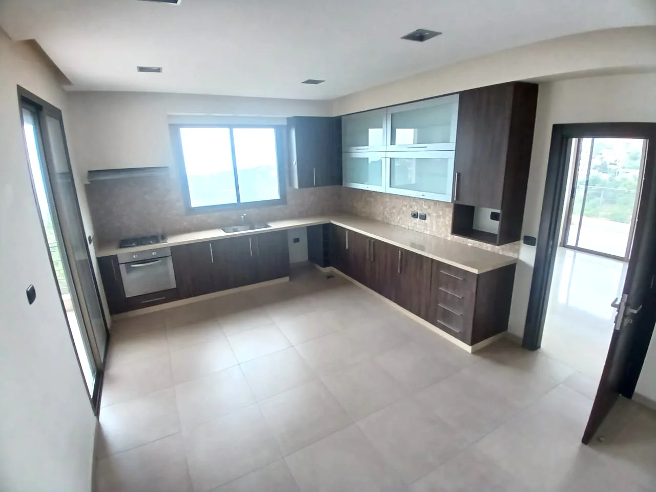 Apartment for Rent in Qornet El Hamra — الصورة 8