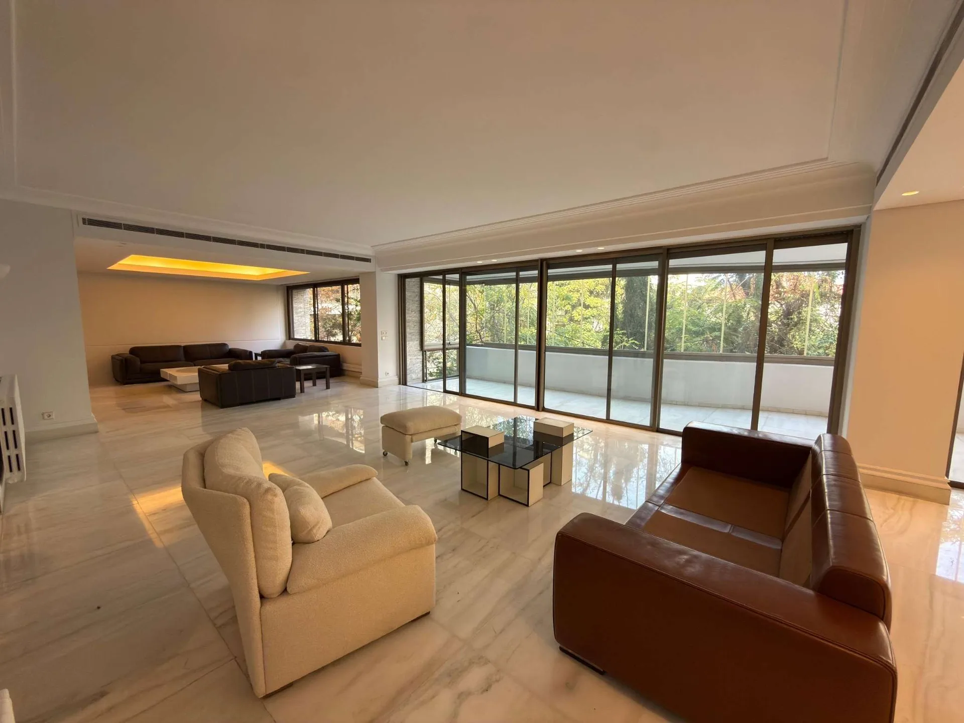 Apartment for Sale in Caree d'or, Achrafieh, Beirut, Lebanon — الصورة 4