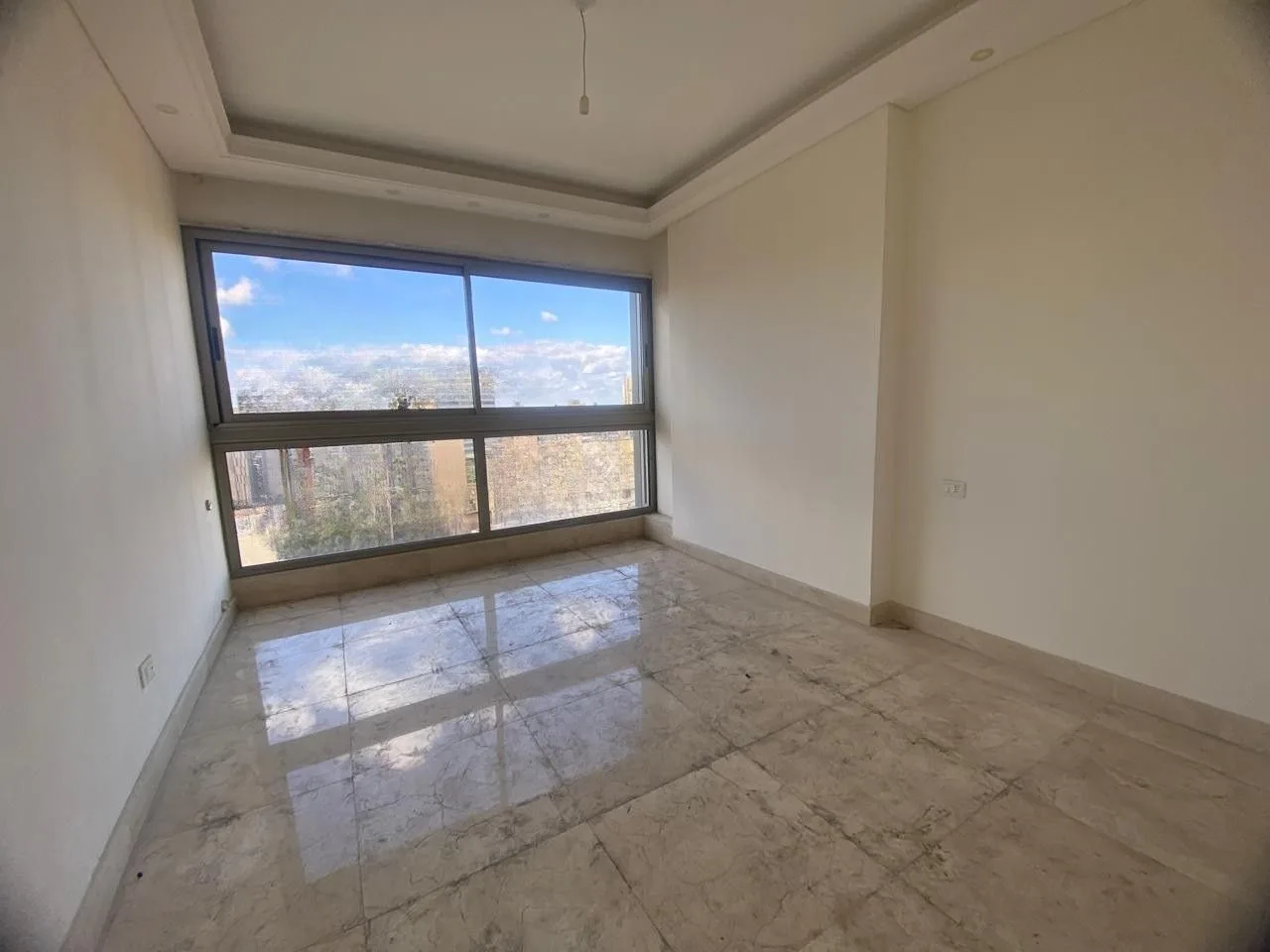 Apartment for Sale in Spears, Beirut, Lebanon — الصورة 2
