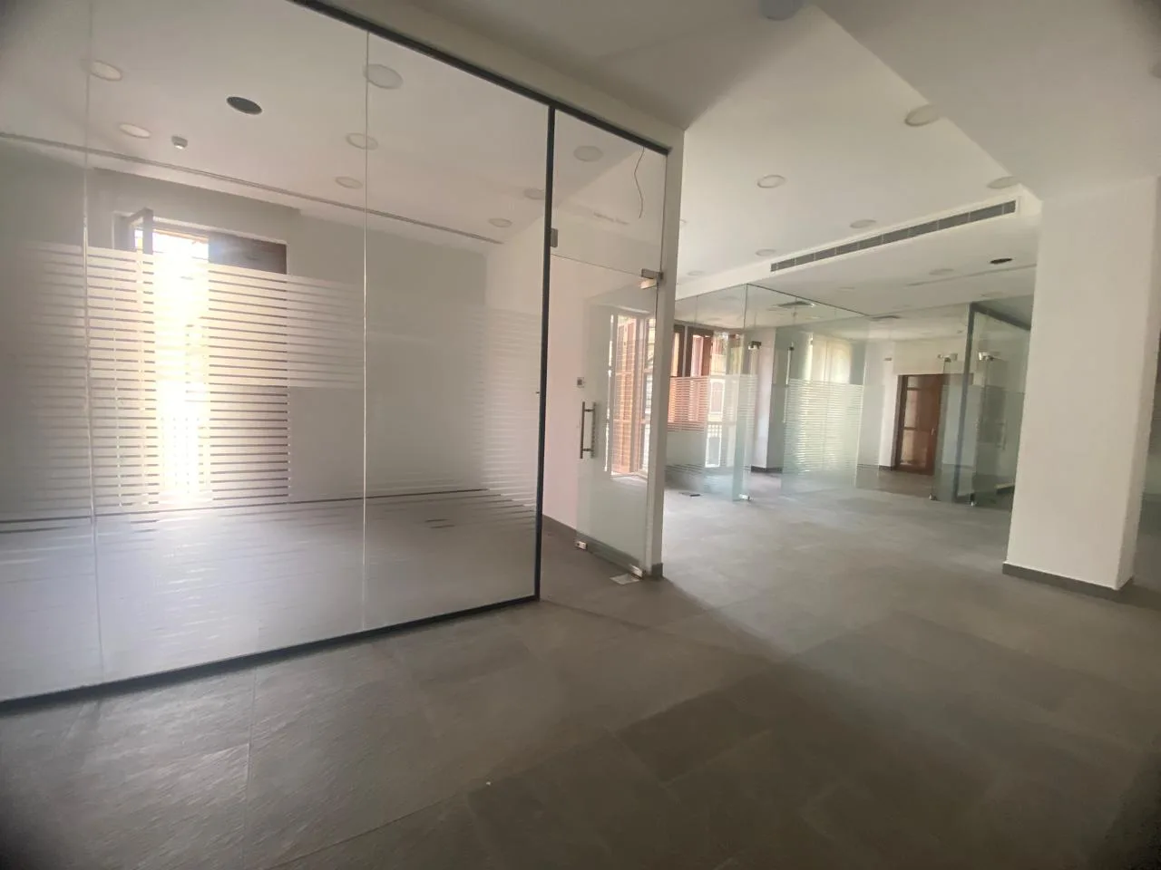 Office for rent in Downtown — photo 2