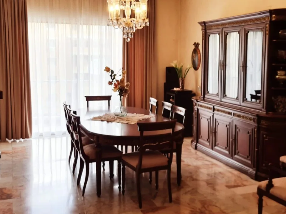 Apartment for Sale in Caree d'or,  Achrafieh, Beirut, Lebanon — الصورة 8