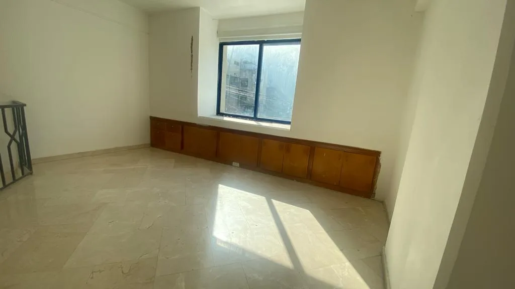 Office for rent in Nahr El Mot، Lebanon — الصورة 4