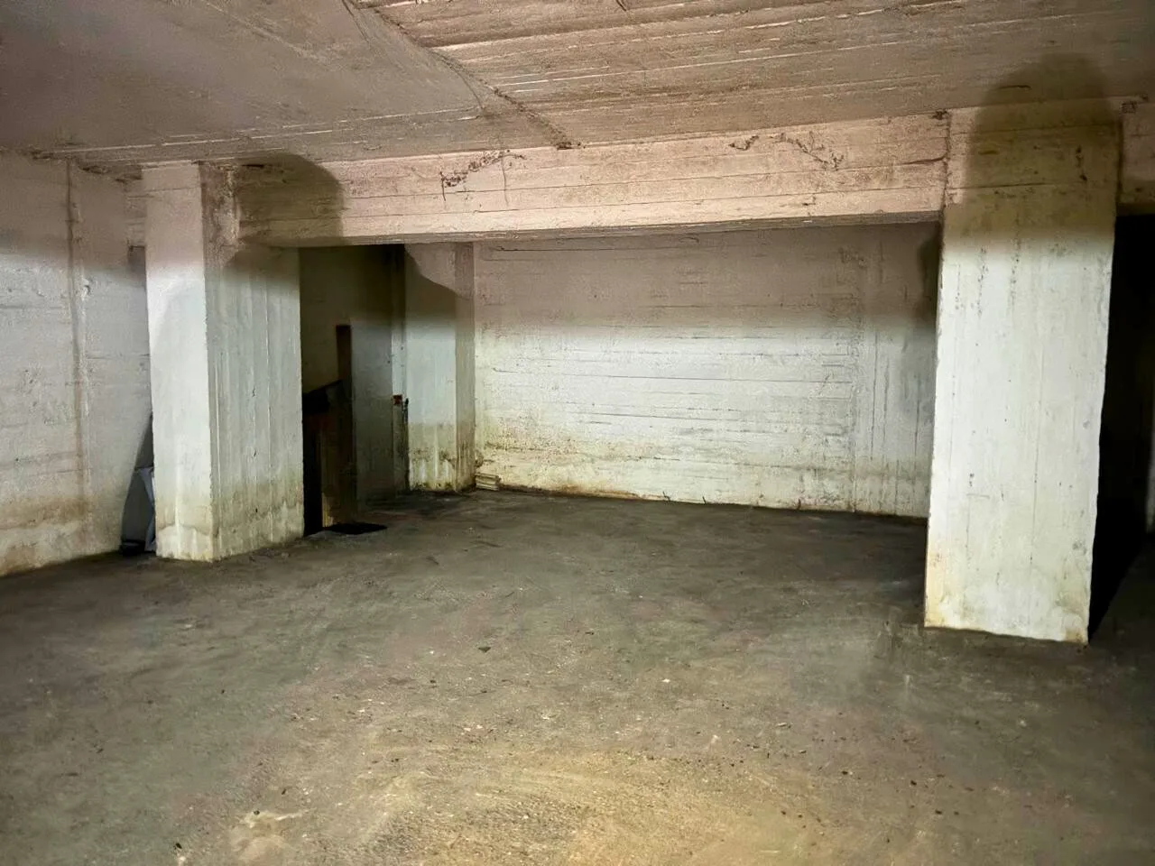 Warehouse for rent in Badaro — الصورة 2