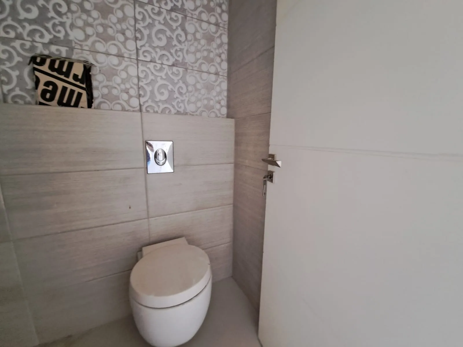 Apartment for Sale in Jdeideh, Lebanon — الصورة 9