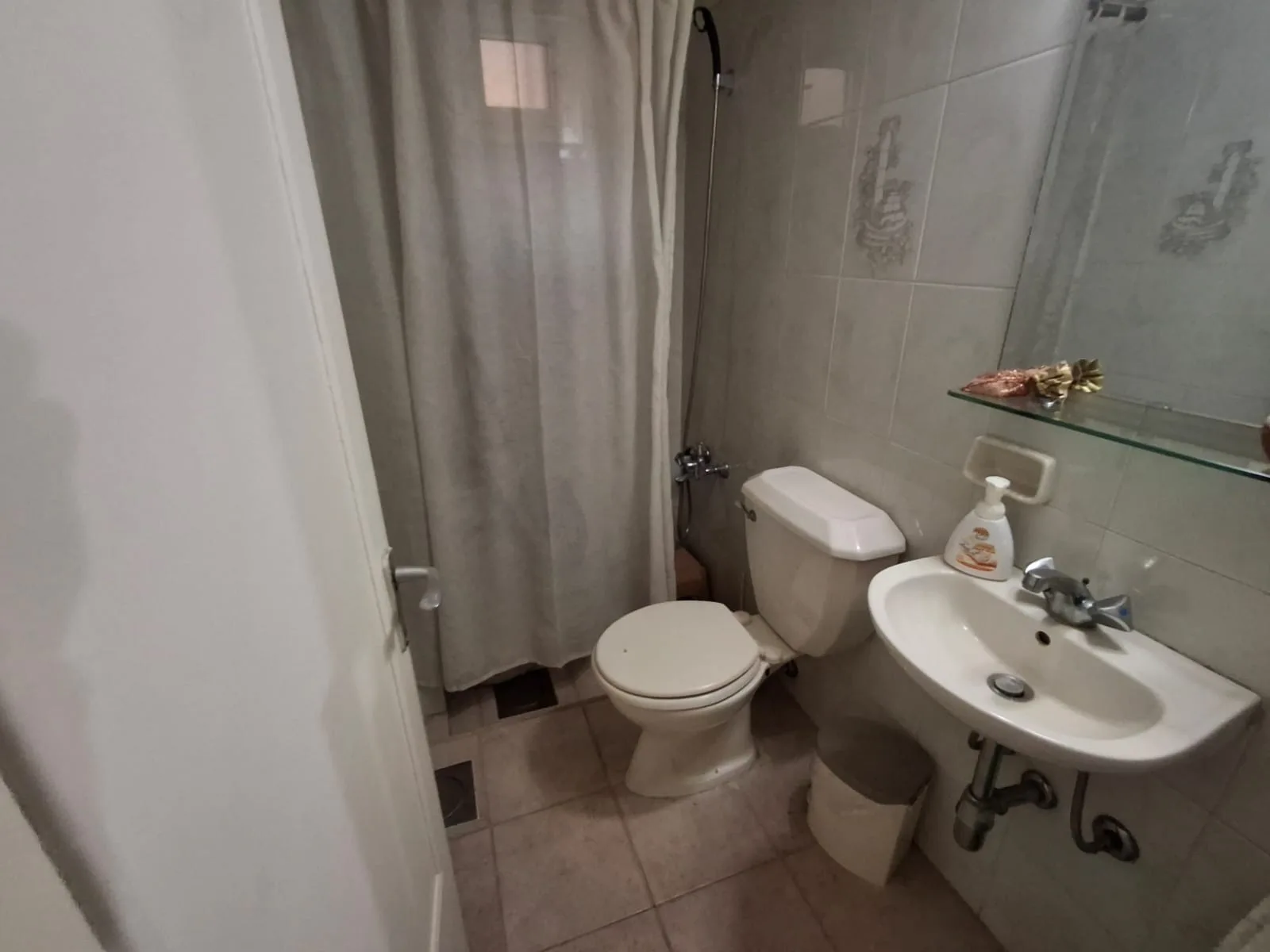 Apartment for Sale in Mar Mikhael, Bayrut, Lebanon — الصورة 10