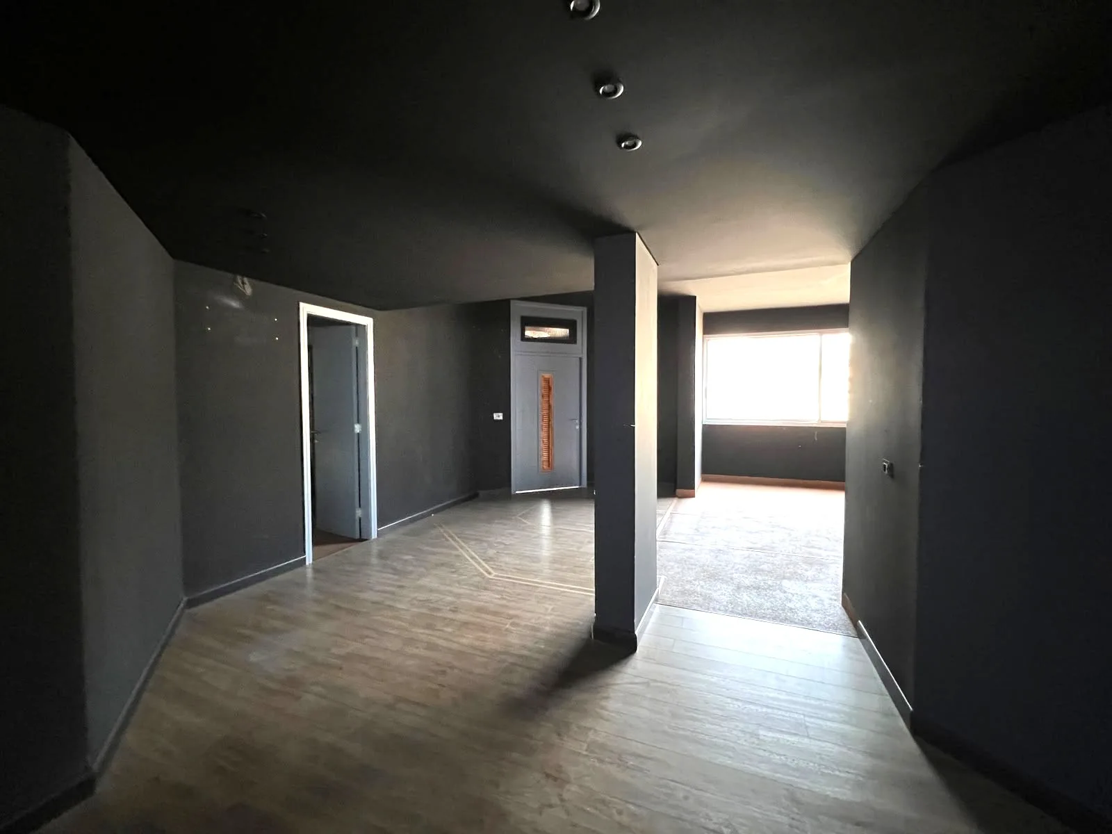 Office for rent in Gemmayzeh — الصورة 6