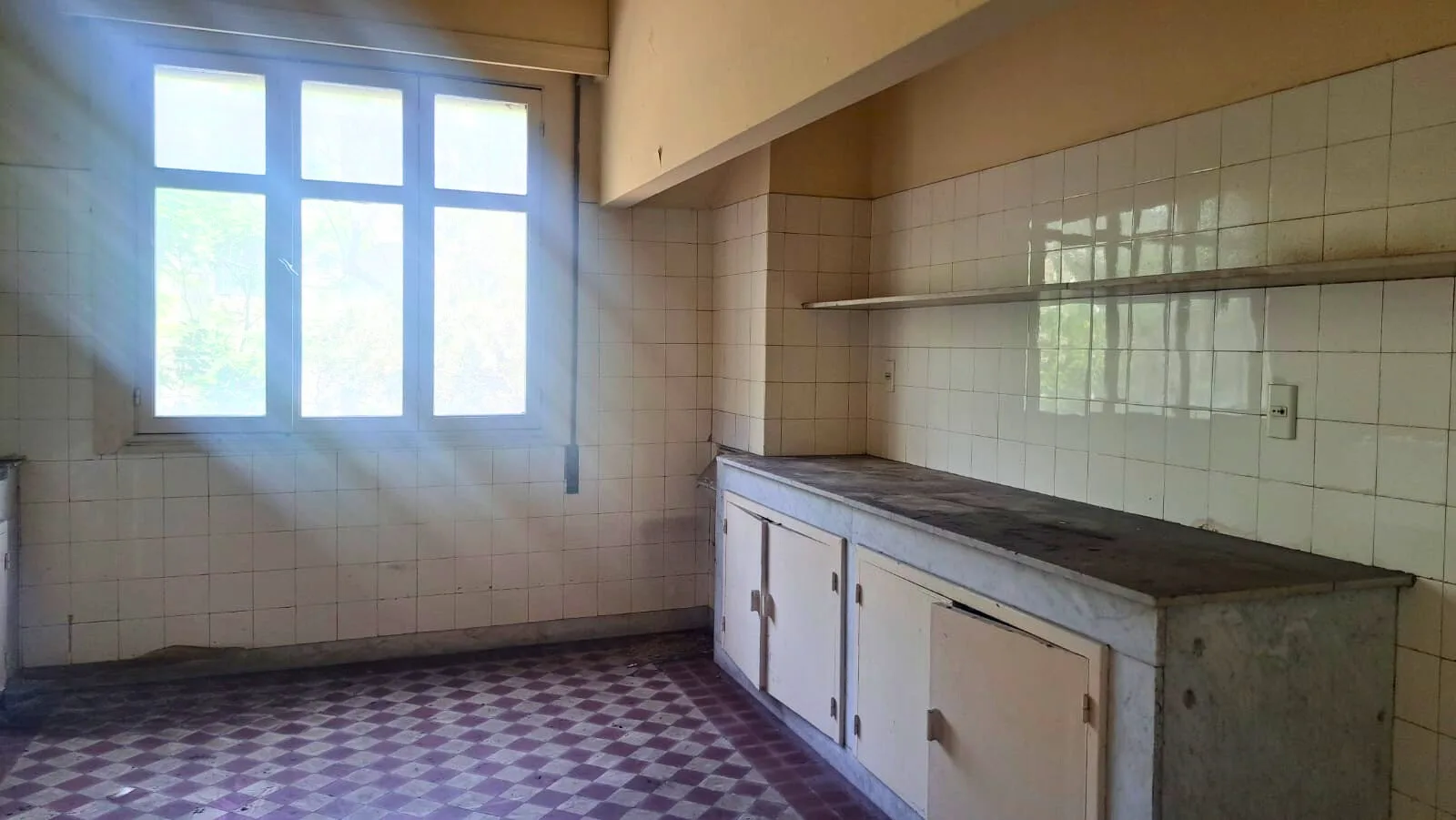 Office for rent in Sanayeh, Beirut, Lebanon — photo 5