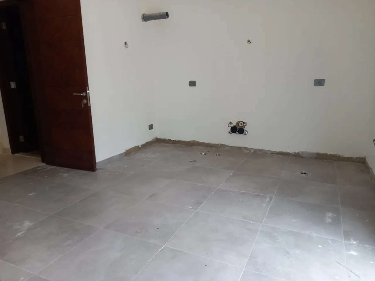 Apartment for Sale in Ballouneh — الصورة 2