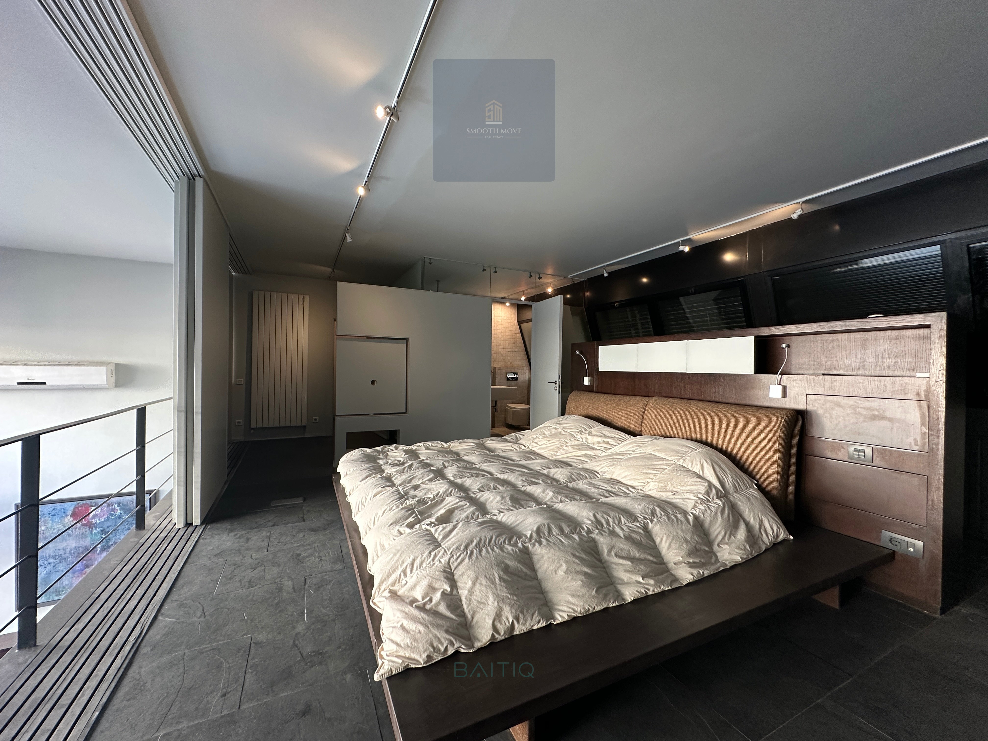 Furnished Loft with Terrace for Rent or Sale in Achrafieh — الصورة 3