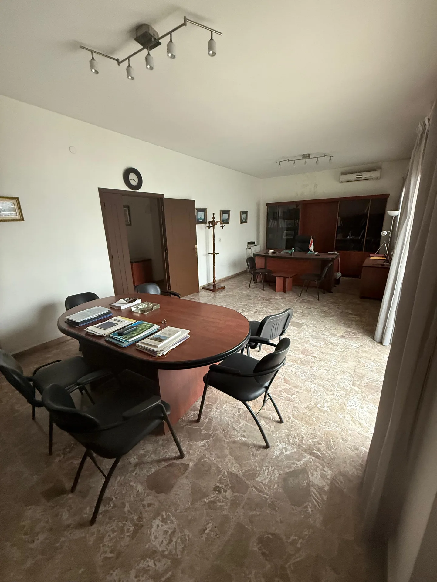 Office for sale in Sad El Baouchriyeh — الصورة 1