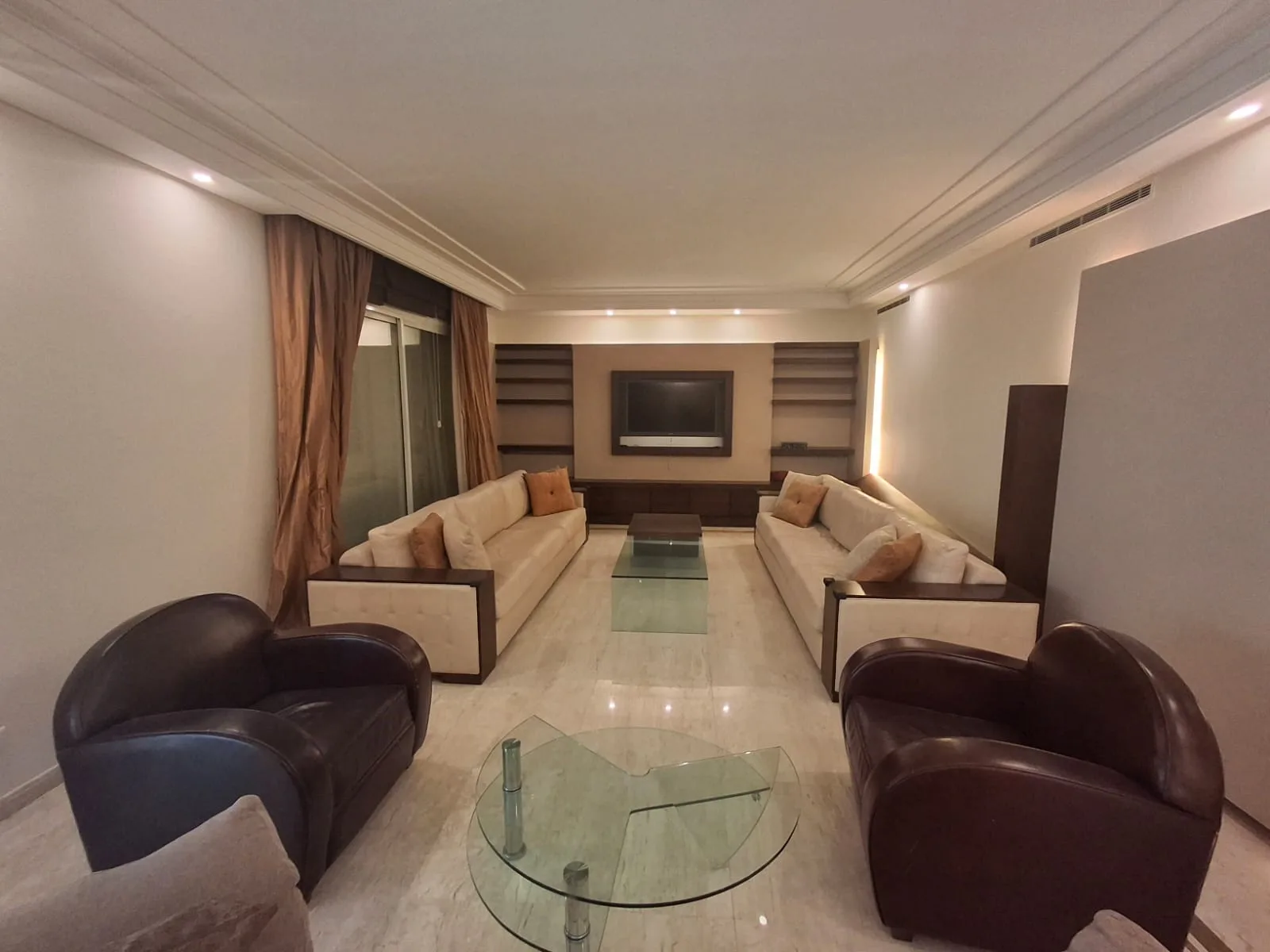 Apartment for Rent in Achrafieh, Beirut, Lebanon — الصورة 4