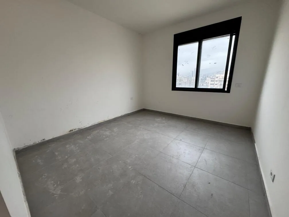 Apartment for Sale in Ain el remmeneh, baabda — الصورة 5
