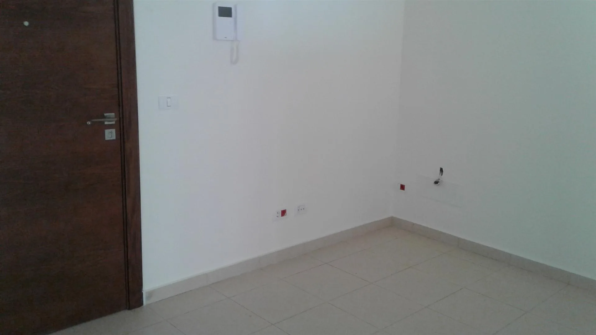 Office for rent in Dbayeh — الصورة 8