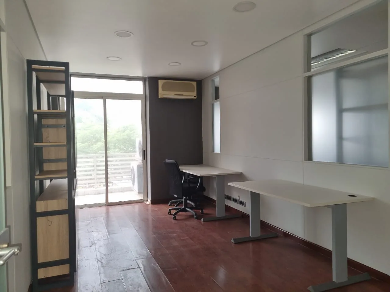 Office for rent in Verdun, Beirut, Lebanon — الصورة 10