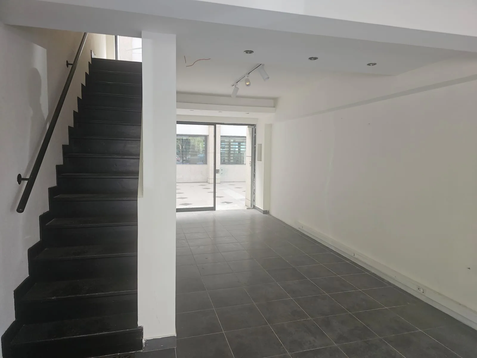 Shop for Rent in Sin El Fil