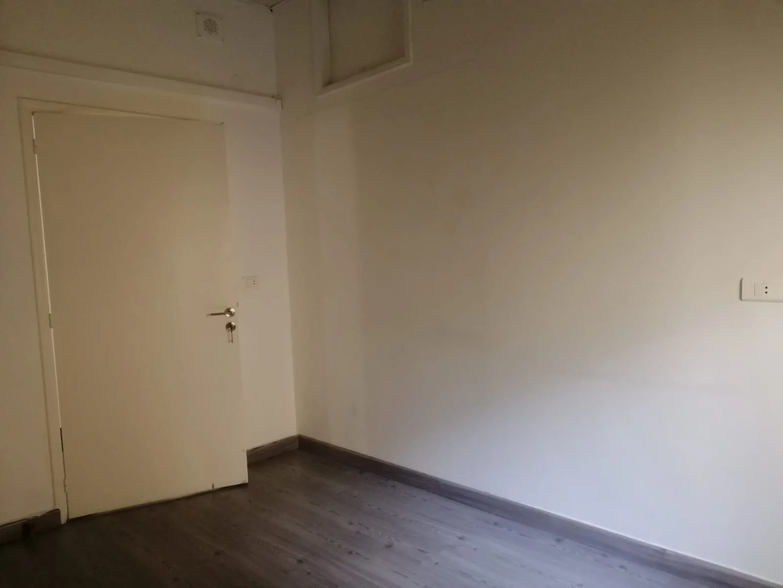 Office for rent in Achrafieh — الصورة 9