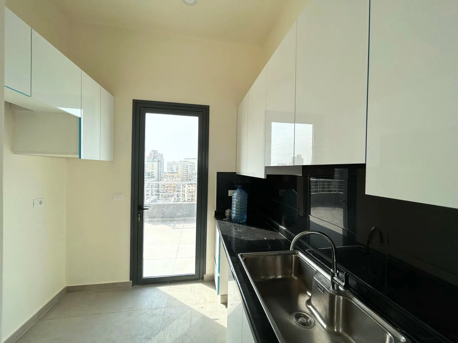 Apartment for Sale in Verdun,, Beirut, Lebanon — الصورة 10