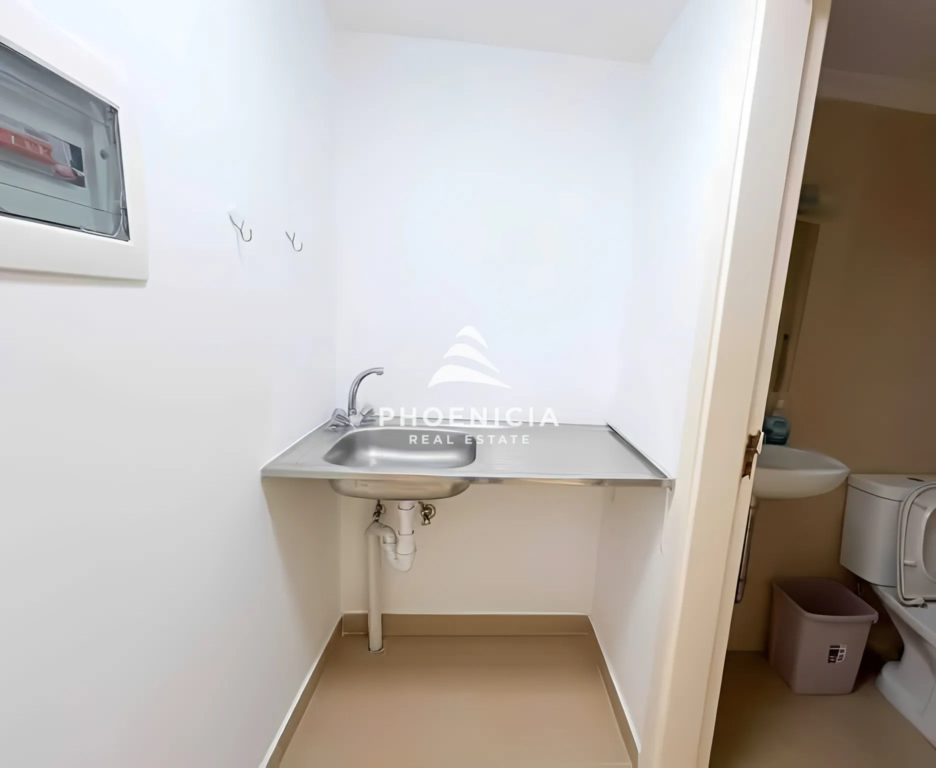 Shop for sale in Amchit Main Rd، Aamchit, Lebanon — الصورة 6