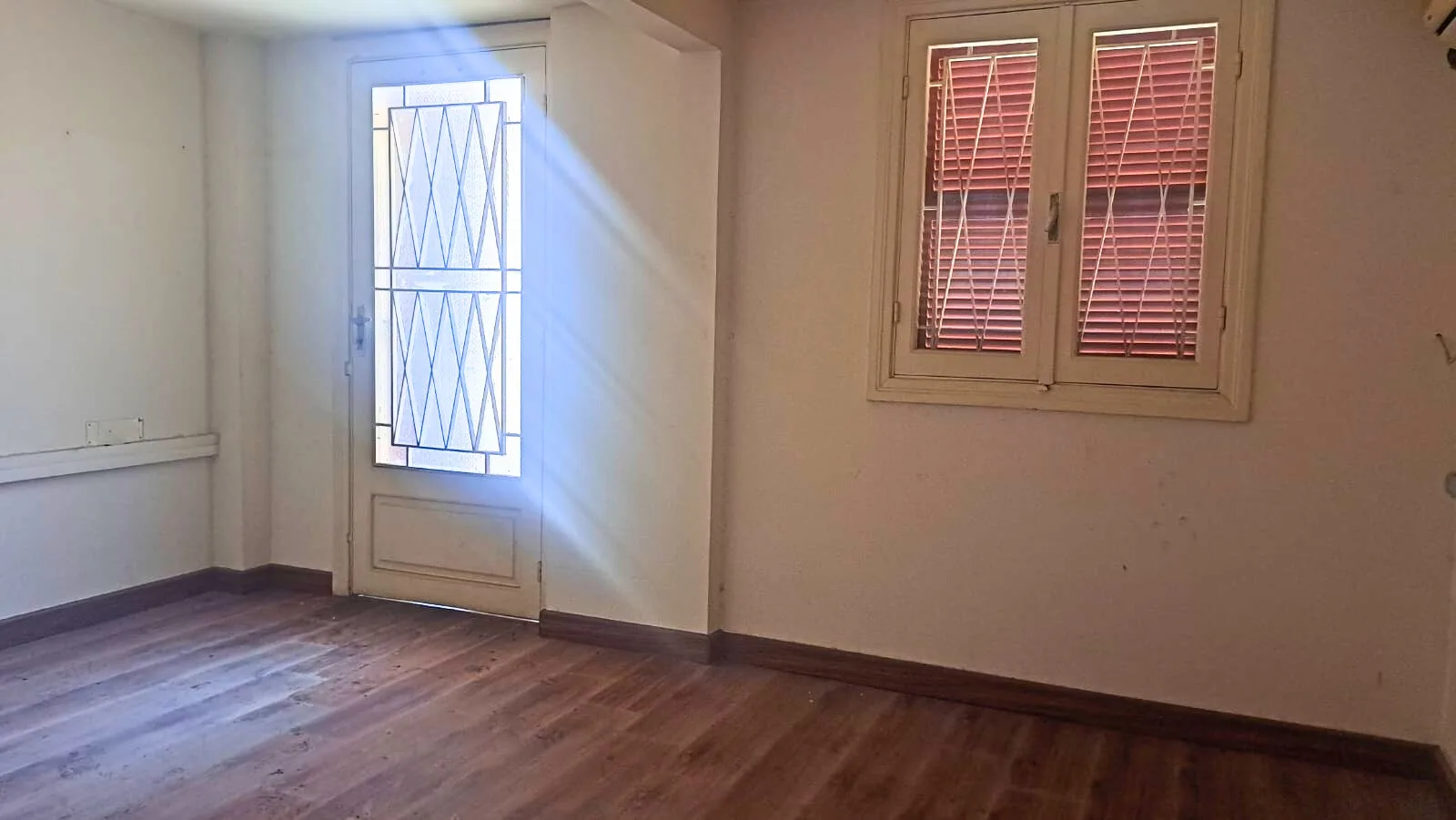 Office for rent in Sanayeh, Beirut, Lebanon — photo 10