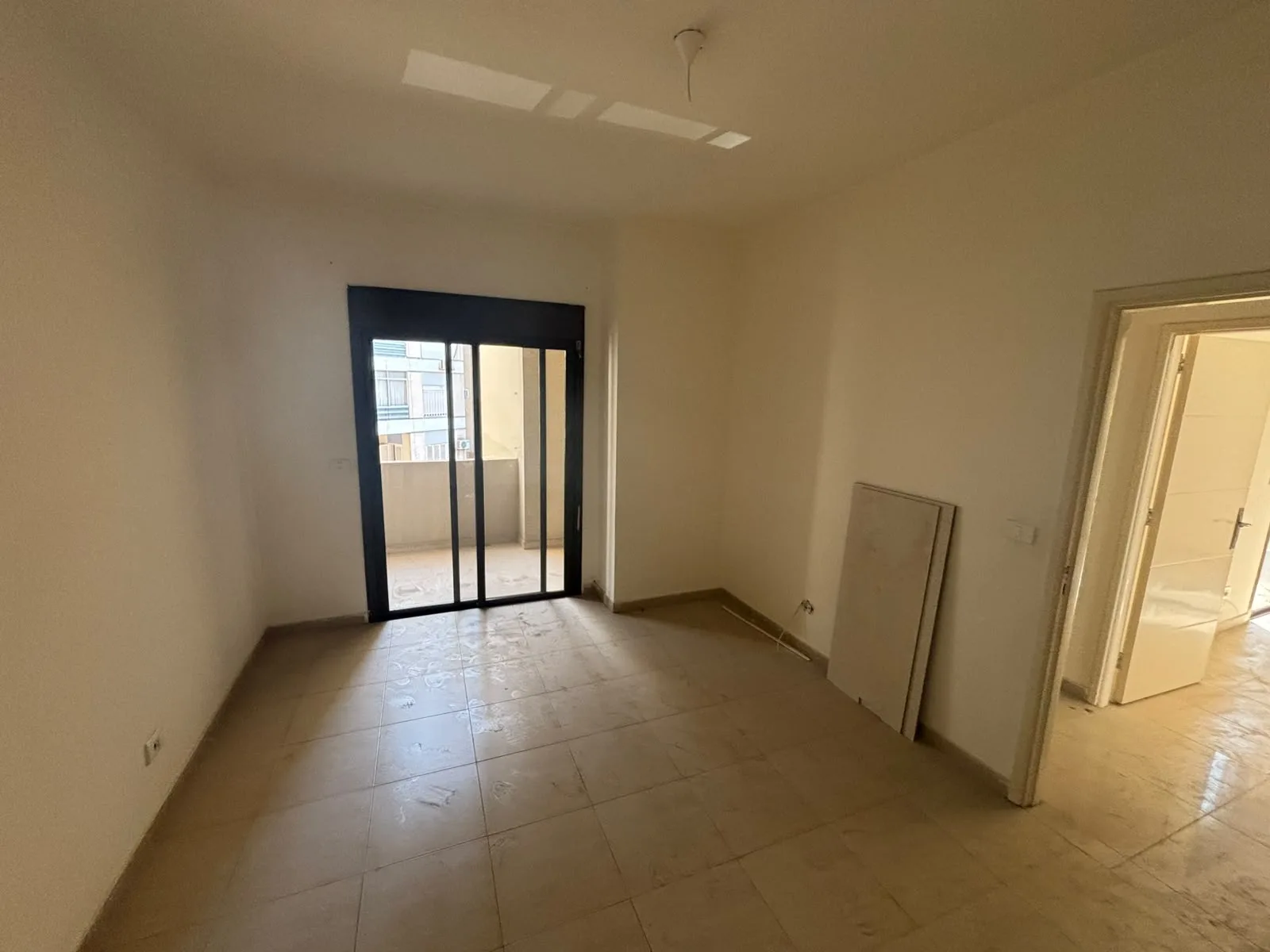 Apartment for Sale in Dekwaneh — الصورة 6