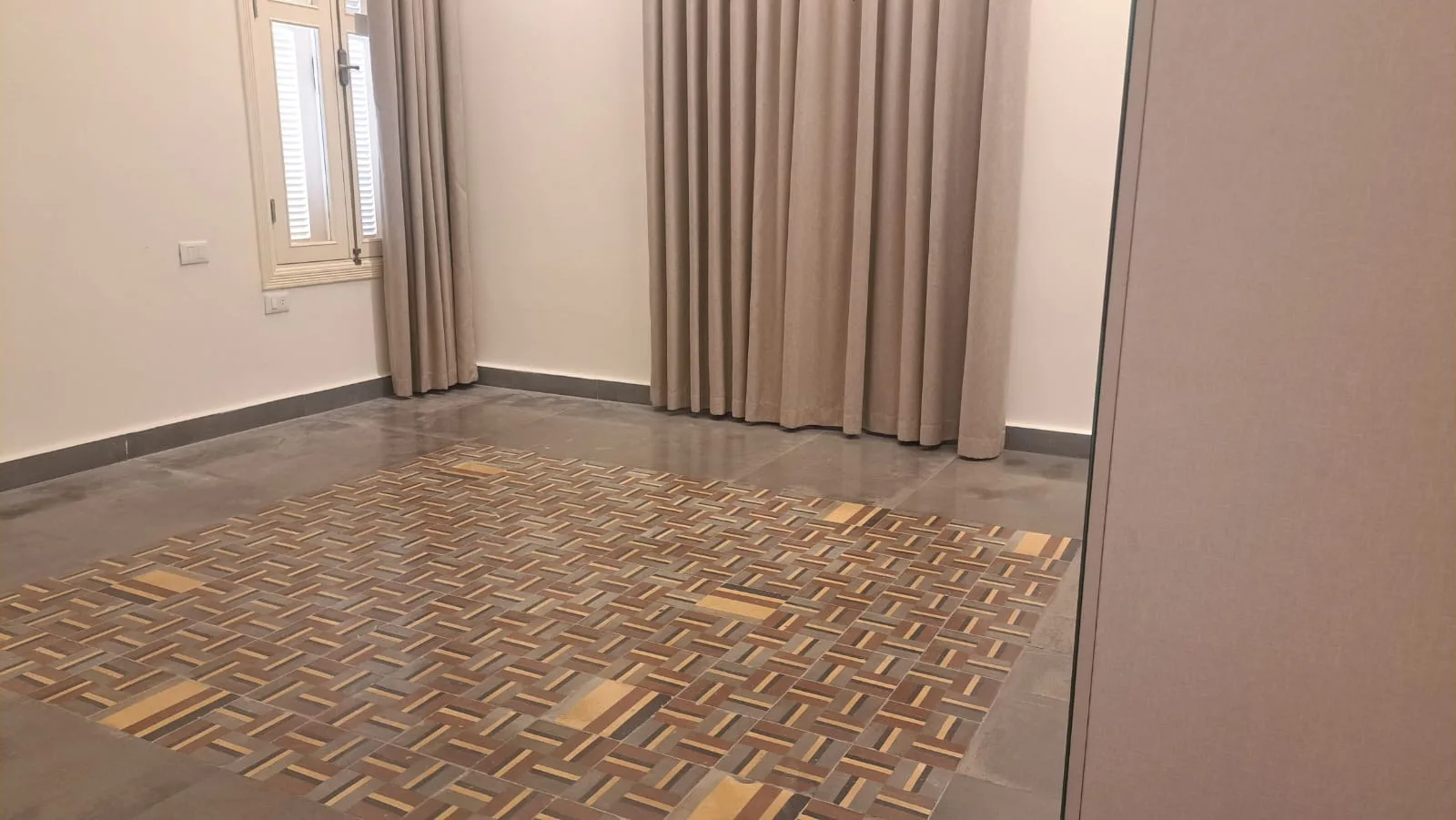 Apartment for Rent in Ain Al Mraiseh, Beirut, Lebanon — الصورة 5