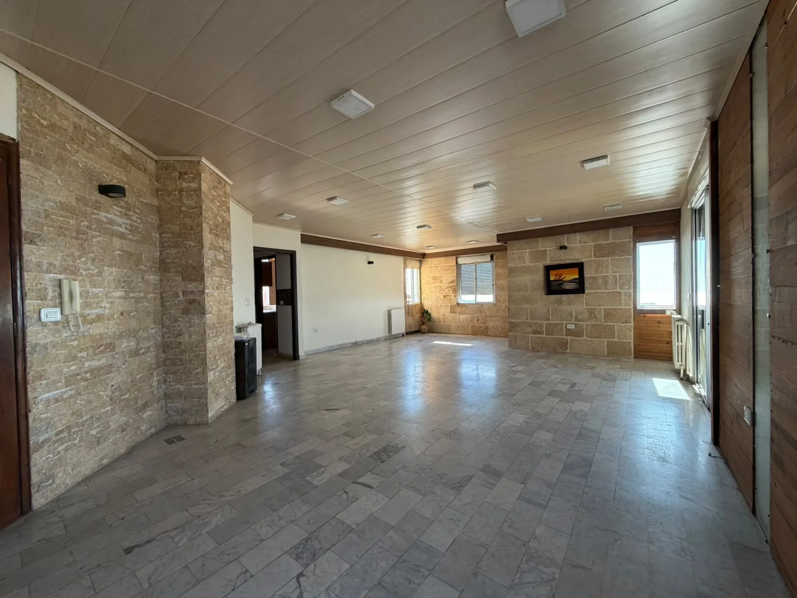 Apartment for Sale in Adonis