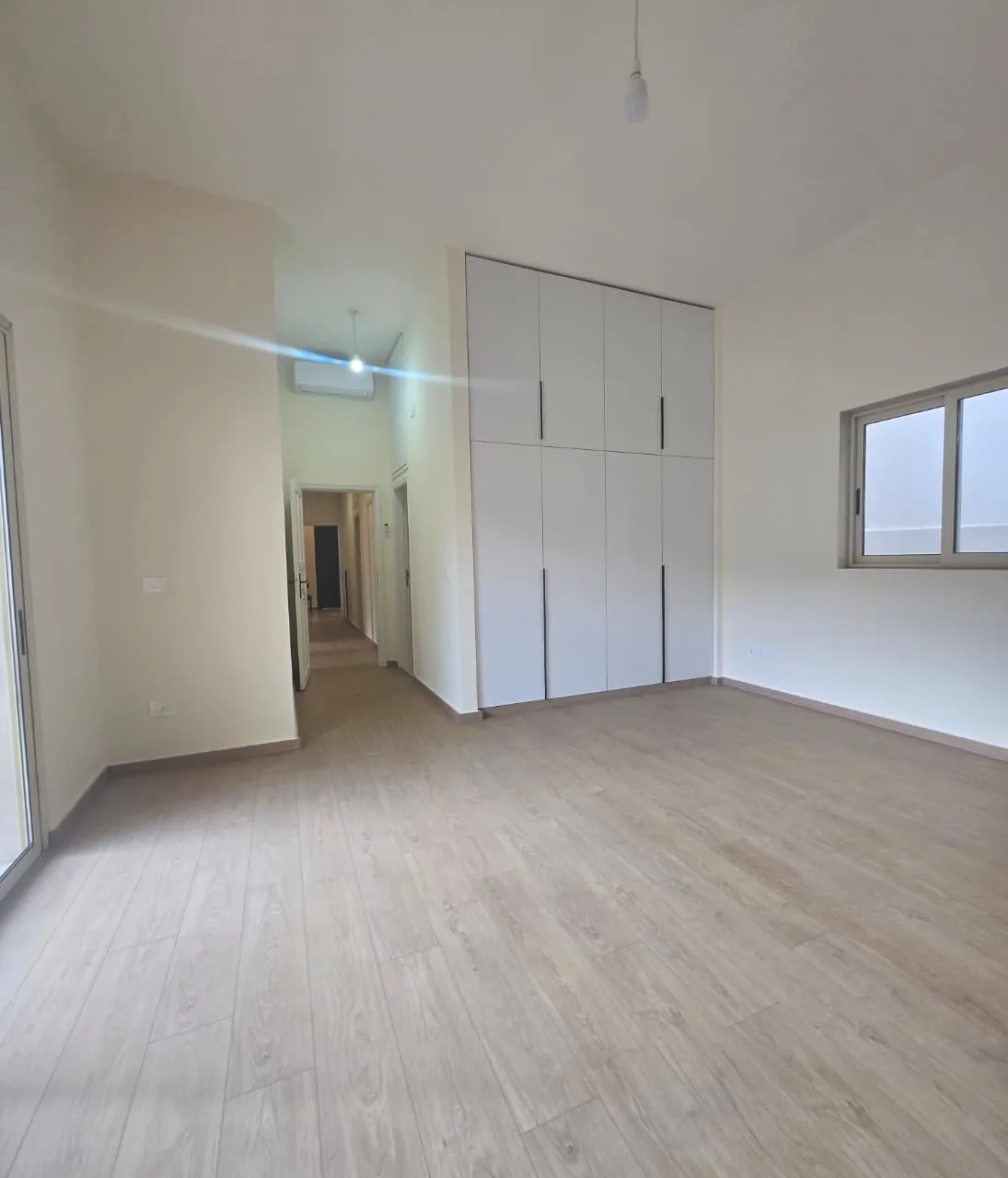 Apartment for Rent in Raoucheh, Beirut, Lebanon — الصورة 7