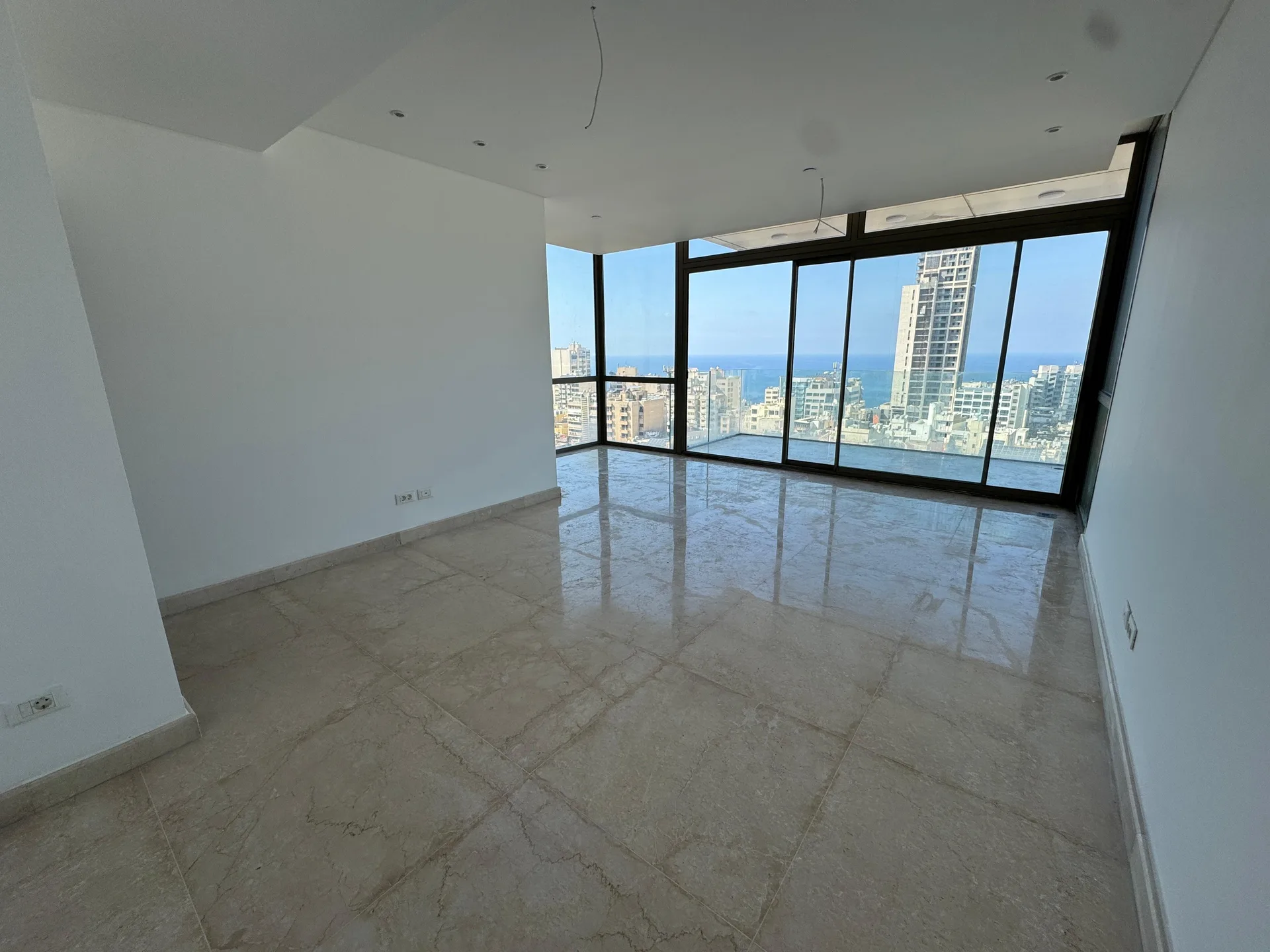 Apartment for Rent in Hamra — الصورة 2